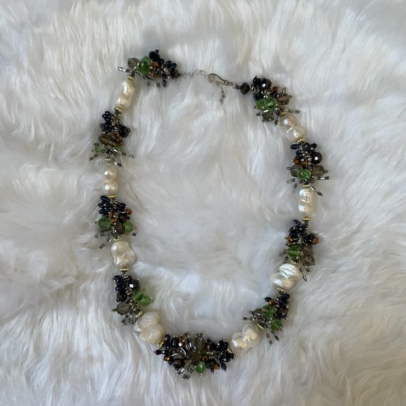 Beaded and Double Pearls Necklace, 18-19” adj. - Picture 6 of 10